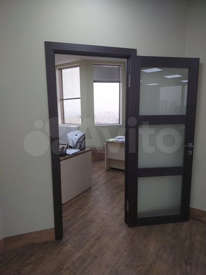 Офис, 180.7 м²