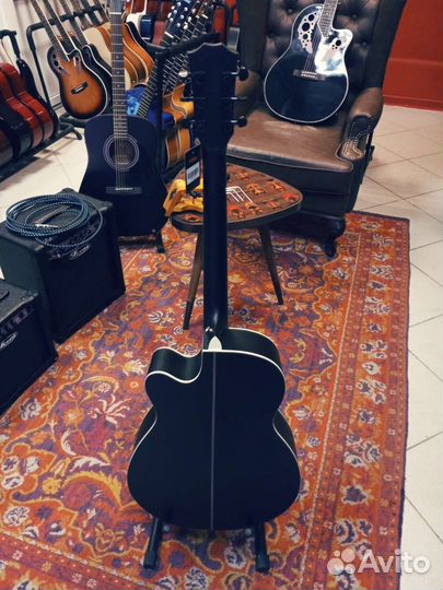 Акустическая гитара