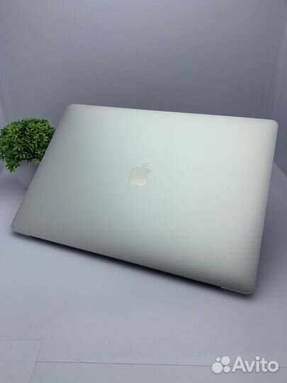 Apple MacBook Pro 15 2018 i7 16gb 256gb silver