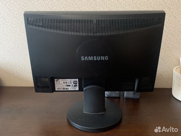 Монитор Samsung SyncMaster 2043nw