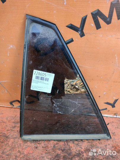 Форточка двери задняя левая Toyota Harrier ACU30