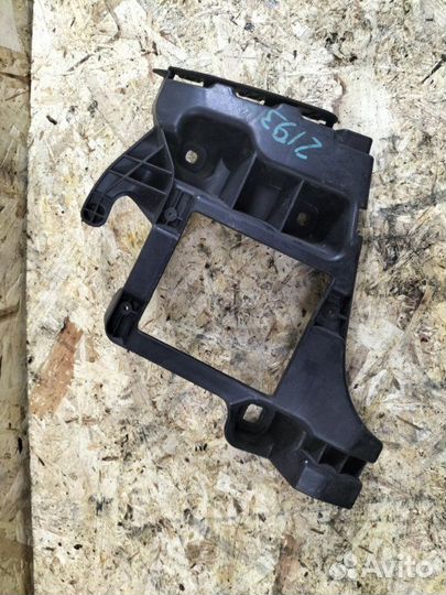 Кронштейн левый Audi A6 C7 C7 chva 2014