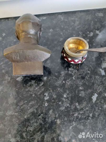 Бюст Ленина