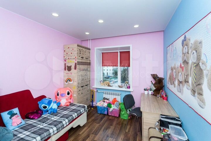 4-к. квартира, 90 м², 3/9 эт.