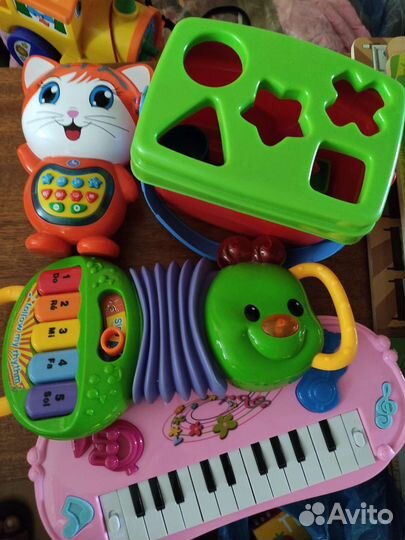 Детские развивающие игрушки баулом