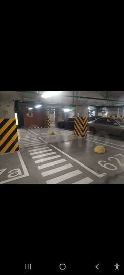 Машиноместо, > 30 м²