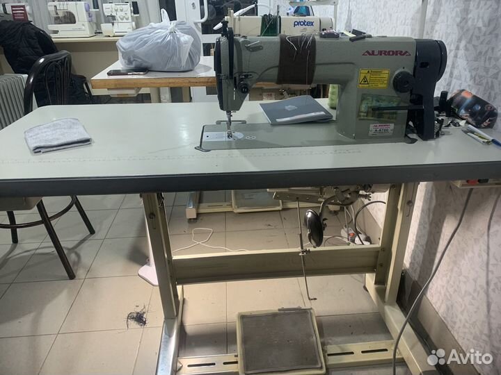 Швейная машина Аврора