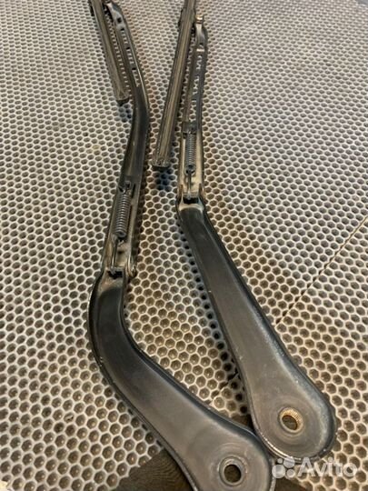 Поводок стеклоочиститель передний Bmw 335 Xi E92