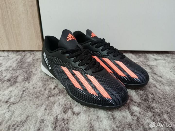 Бутсы сороконожки adidas