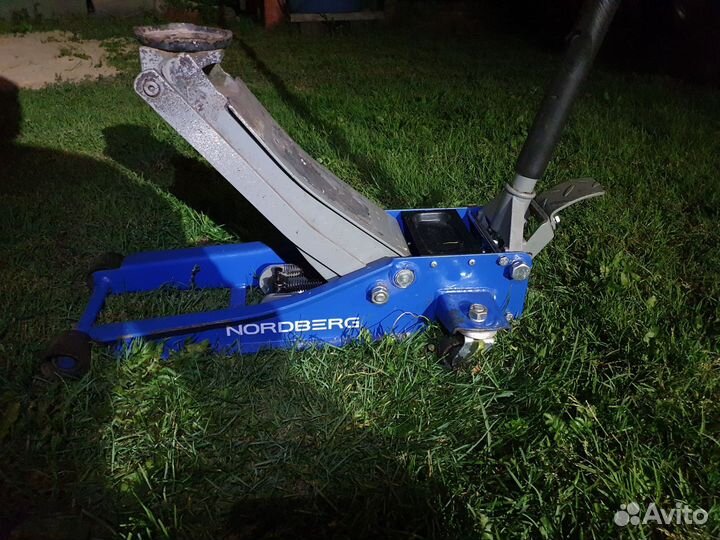 Гидравлический домкрат Nordberg N32030 3т