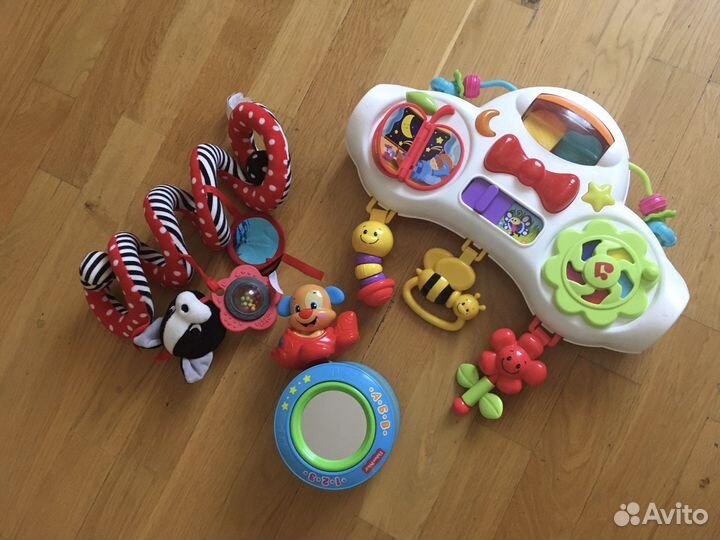 Развивающие игрушки для малышей пакетом