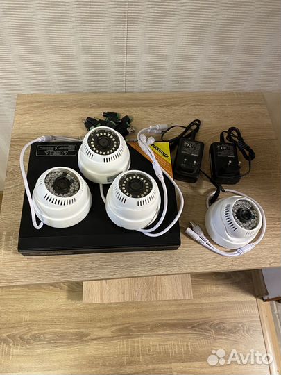 Комплект аналогового видеонаблюдения