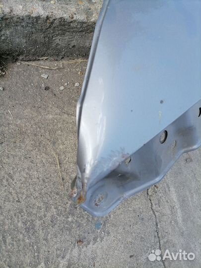 Крыло переднее левое