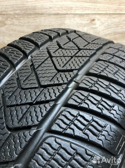 Pirelli Winter Sottozero 3 245/45 R18 и 275/40 R18 103V