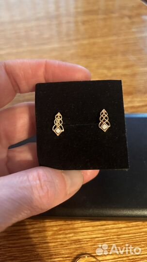 Золотые серьги с бриллиантами