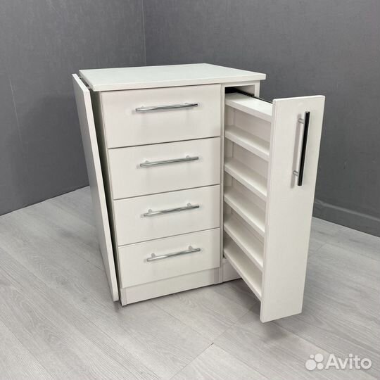 Маникюрный стол новый