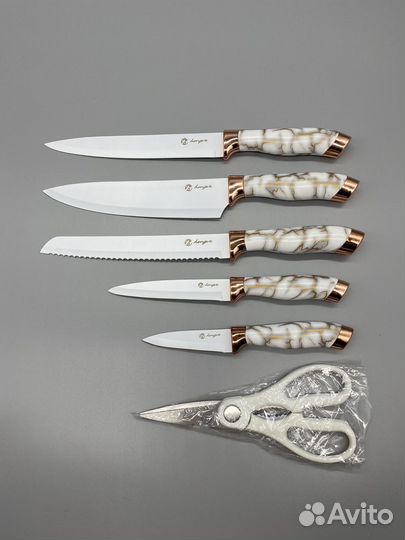 Набор кухонных ножей с подставкой