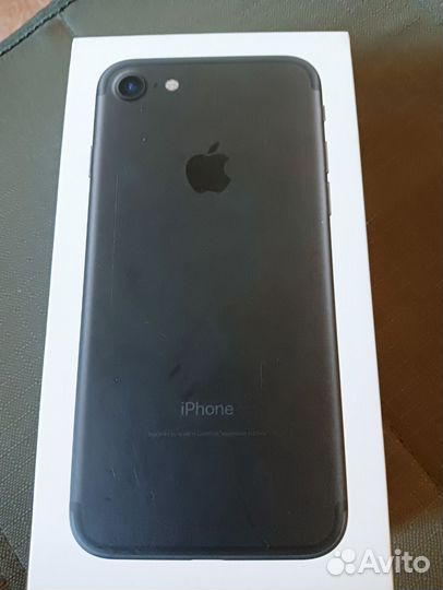 Коробка от iPhone 7