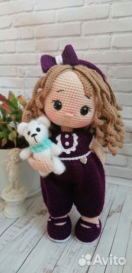 Вязаная кукла ручной работы