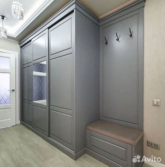 Белый шкаф