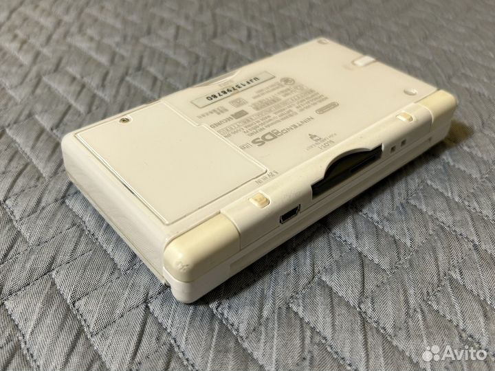 Nintendo DS Lite + R4 2Гб