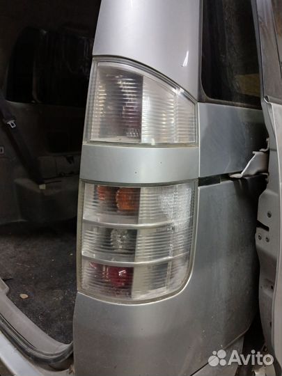 Фонарь задний (стоп сигнал ) toyota voxy azr 65