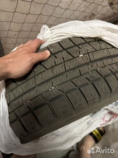 Yokohama Ice Guard IG50+ 215/60 R16 95Q