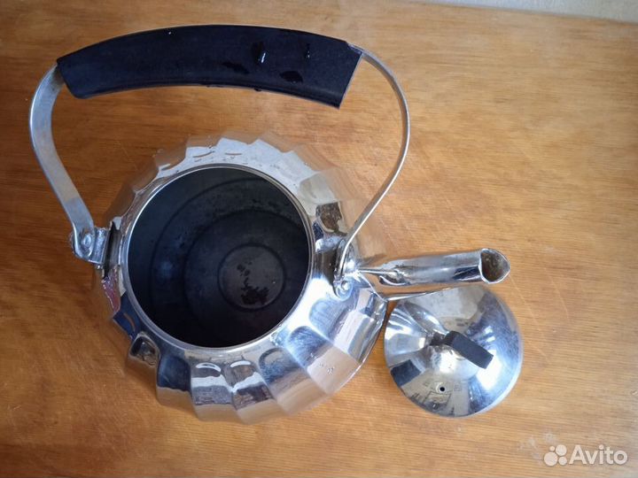 Винтажный чайник из СССР - белый метал - 2л