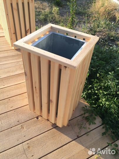 Урна для мусора из дерева