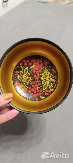 Тарелка деревянная расписная Хохлома