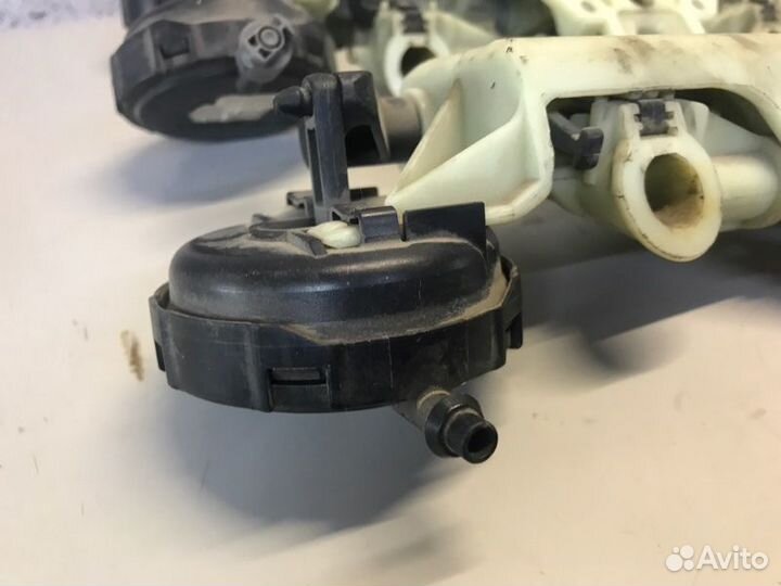 Механизм подголовников задний Mercedes-Benz