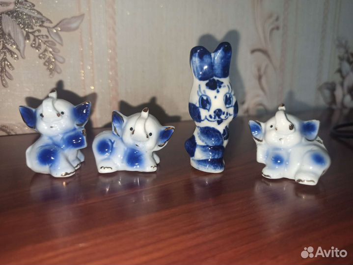 Фигурки и статуэтки, Гжель