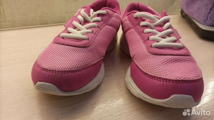 Кроссовки для девочки