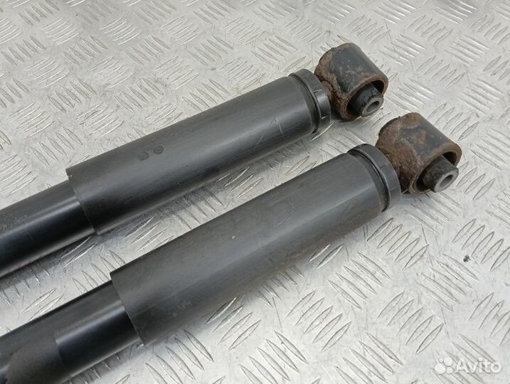 Амортизатор подвески задний Nissan Qashqai J10