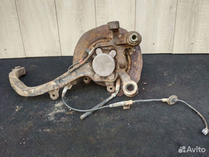 Кулак задний правый Хендай Соната еф тагаз