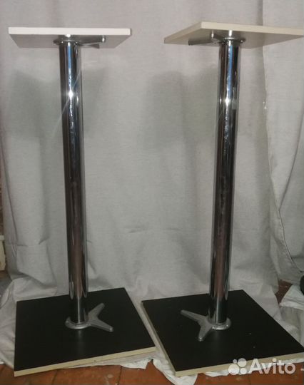 Стойки для студийных мониторов