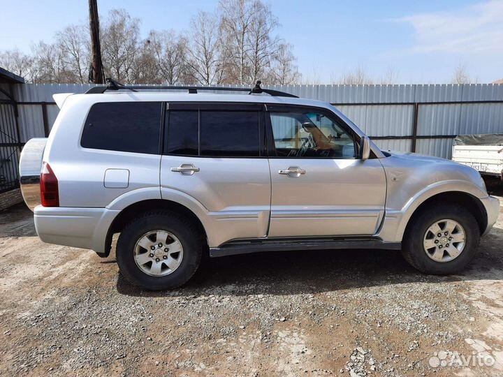 Mitsubishi Pajero 3.2 AT, 2004, 275 000 км