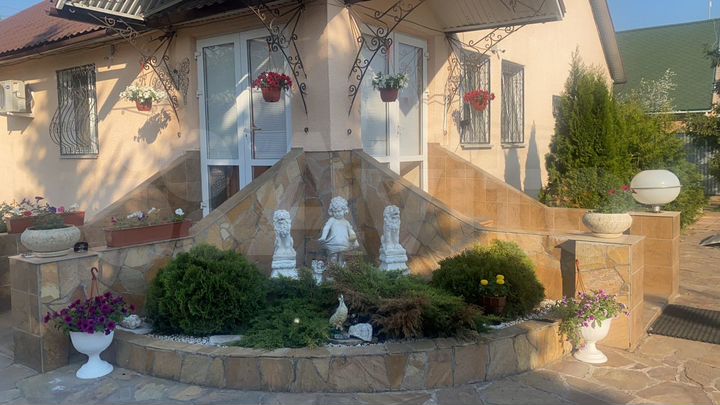 Коттедж 300 м² на участке 15 сот.