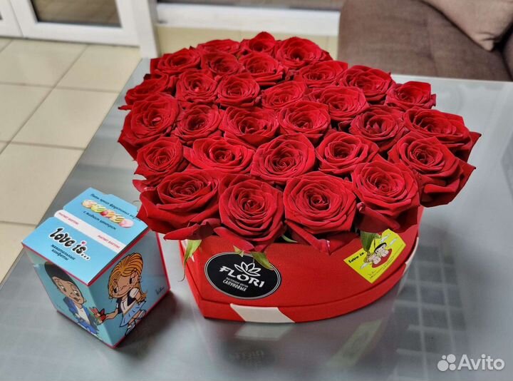 Коробка сердце с красными розами