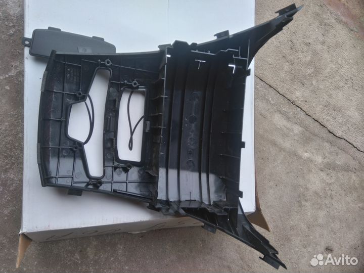 Декоративная рамка на SsangYong Actyon, 2014 год