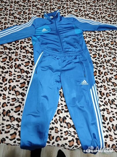 Спортивный костюм adidas
