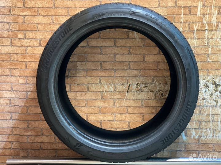 Bridgestone Blizzak LM-005 255/40 R20