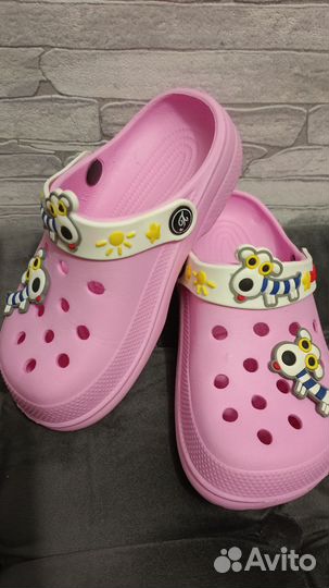 Сланцы в бассейн девочке