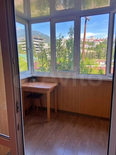 2-к. квартира, 50 м², 2/4 эт.