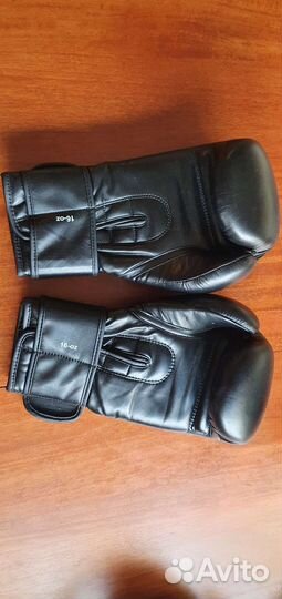 Боксерские перчатки Demix 16 oz