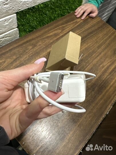 Блок питания для ноутбука Apple 20V 4.25A 85W (Mag