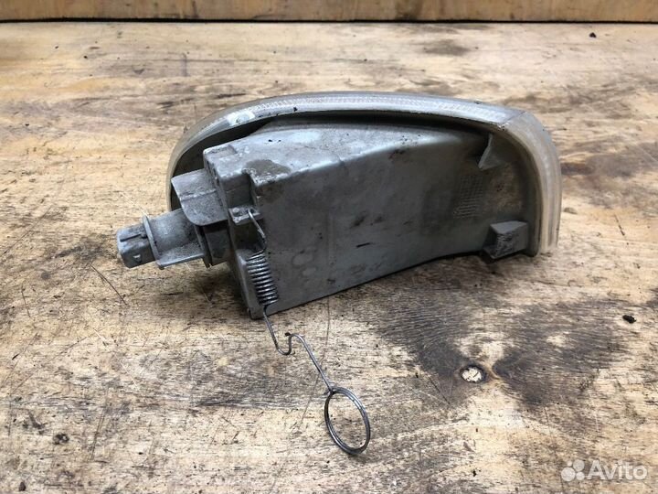 Поворотник передний левый fiat Punto I