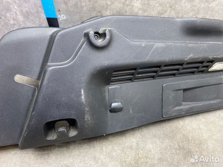 Обшивка багажника задняя правая Citroen C4 2 1.6