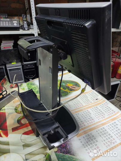 Монитор HP L1740