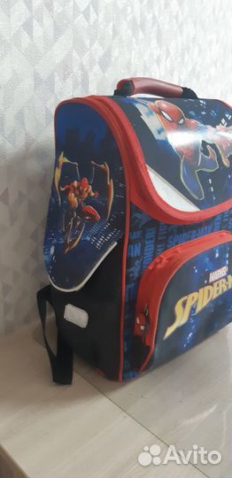 Школьный рюкзак